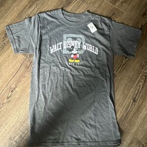 Disney Parks T-shirt Men’s Small